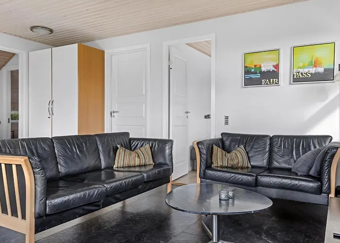 Eugenia - 300m From The Sea By Interhome *